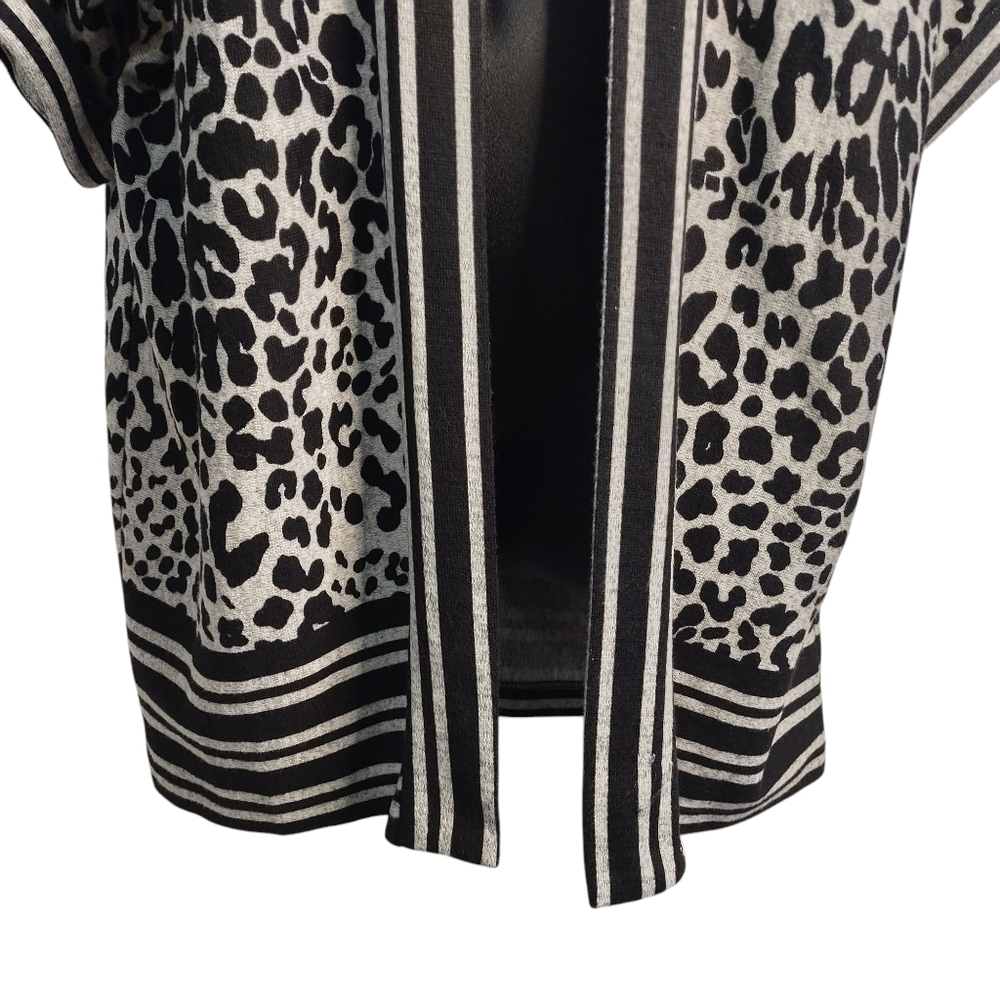 Crew Knitwear Womens Short Sleeve  Relaxed Fit Leopard Print Cardigan Size Large - Picture 4 of 7